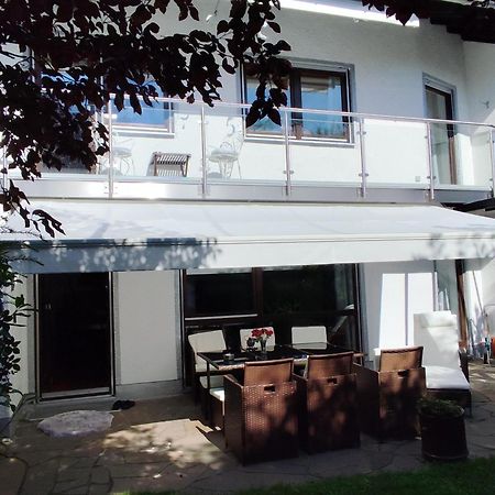 Elegant-Terraced-House-With-Bikes-Near-The-Lake-Children-At-Least-6-A-Old Starnberg Exterior photo