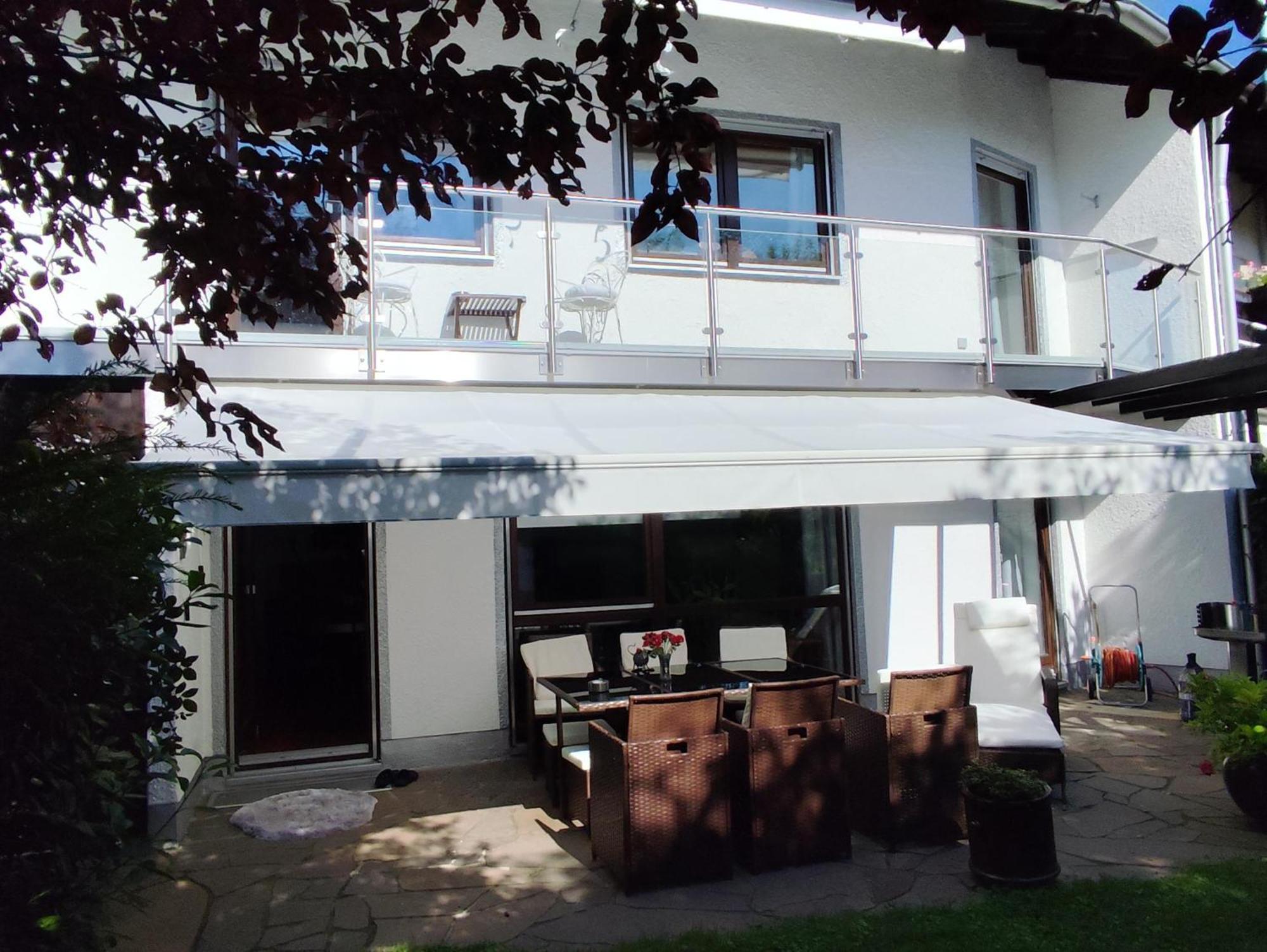 Elegant-Terraced-House-With-Bikes-Near-The-Lake-Children-At-Least-6-A-Old Starnberg Exterior photo